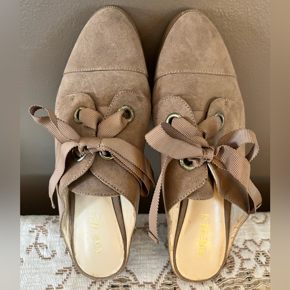 Nine West Hoppero Slip on Flats Tan Suede Loafers.